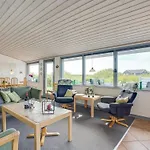 Elise - 800m From The Sea By Interhome