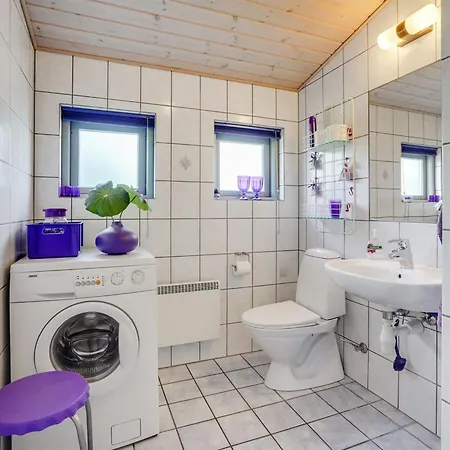 Elise - 800m From The Sea By Interhome Lakolk