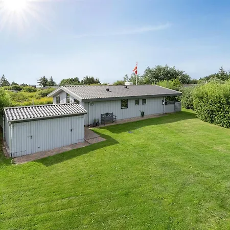 Elise - 800m From The Sea By Interhome *