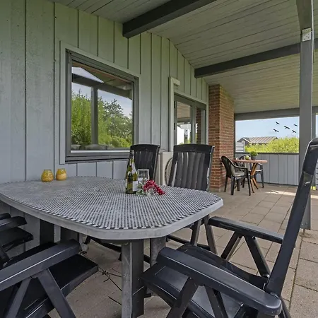 Elise - 800m From The Sea By Interhome *