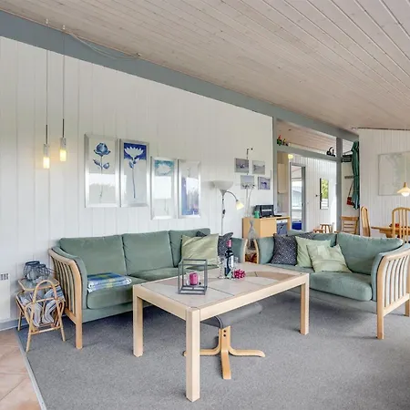 Elise - 800m From The Sea By Interhome *