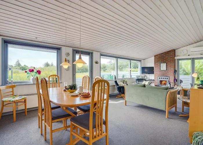 Holiday home Elise - 800m From The Sea By Interhome