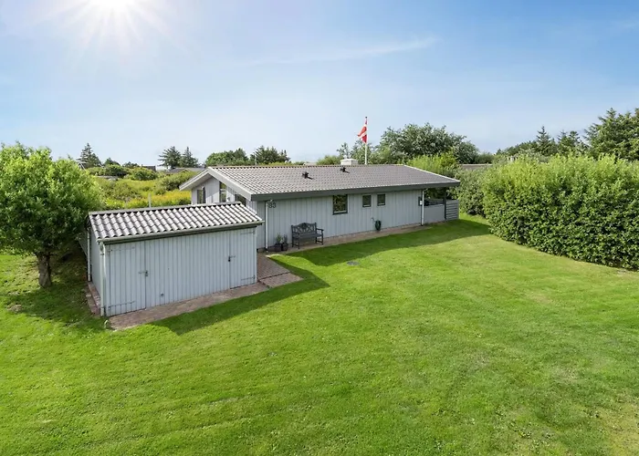 Elise - 800m From The Sea By Interhome *