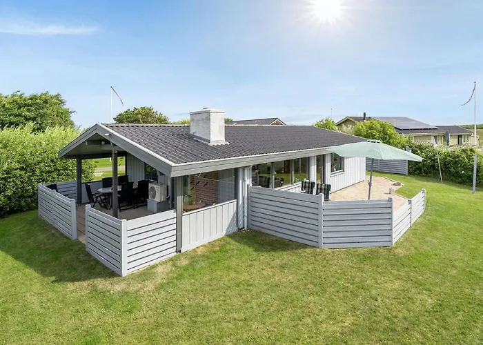 Elise - 800m From The Sea By Interhome *