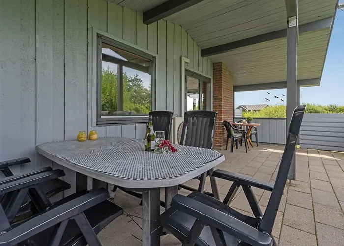 Elise - 800m From The Sea By Interhome *