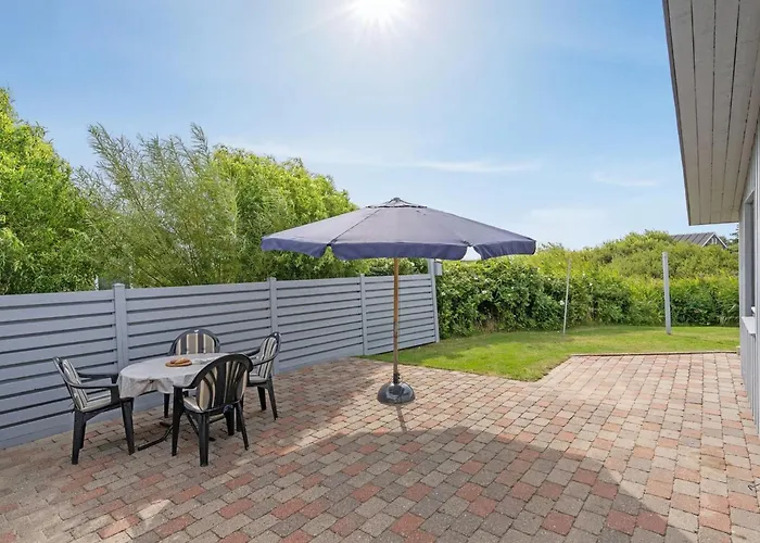 Holiday home Elise - 800m From The Sea By Interhome *